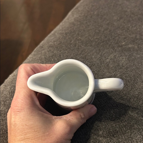 Rosenthal 3.5 inch floral creamer pitcher. Made in Germany for Territorial hotel - Picture 4 of 4